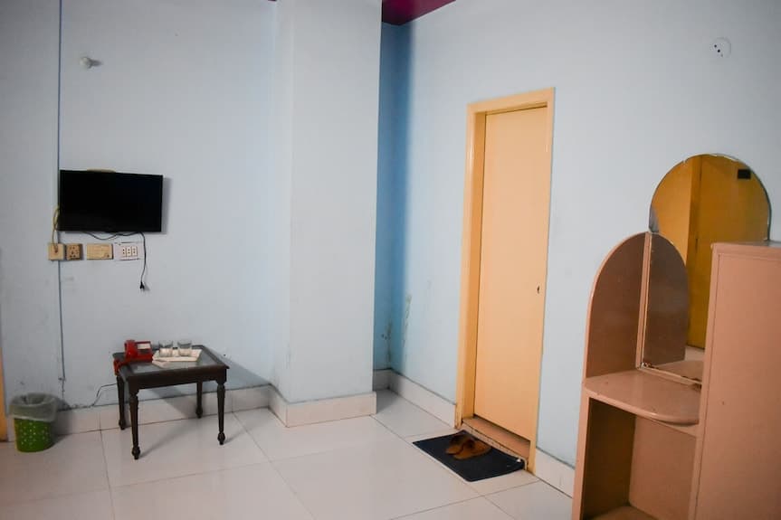 Room TV and dressing area
